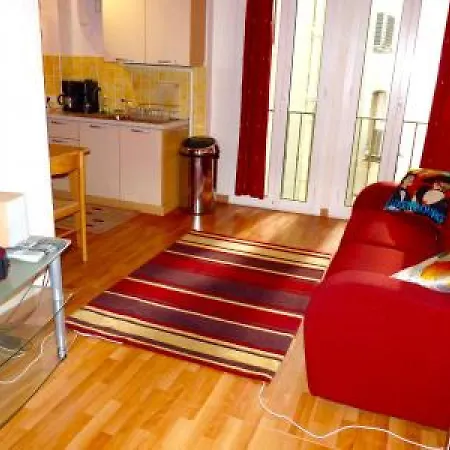 Centrally Located One Bedroom Just Minutes By Foot To The Palais Des Festivals And Beaches 207 Apartament Cannes