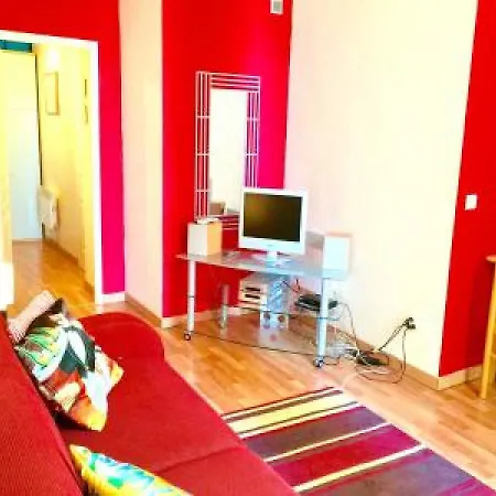 Centrally Located One Bedroom Just Minutes By Foot To The Palais Des Festivals And Beaches 207 Apartament *