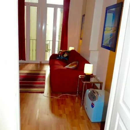 Centrally Located One Bedroom Just Minutes By Foot To The Palais Des Festivals And Beaches 207